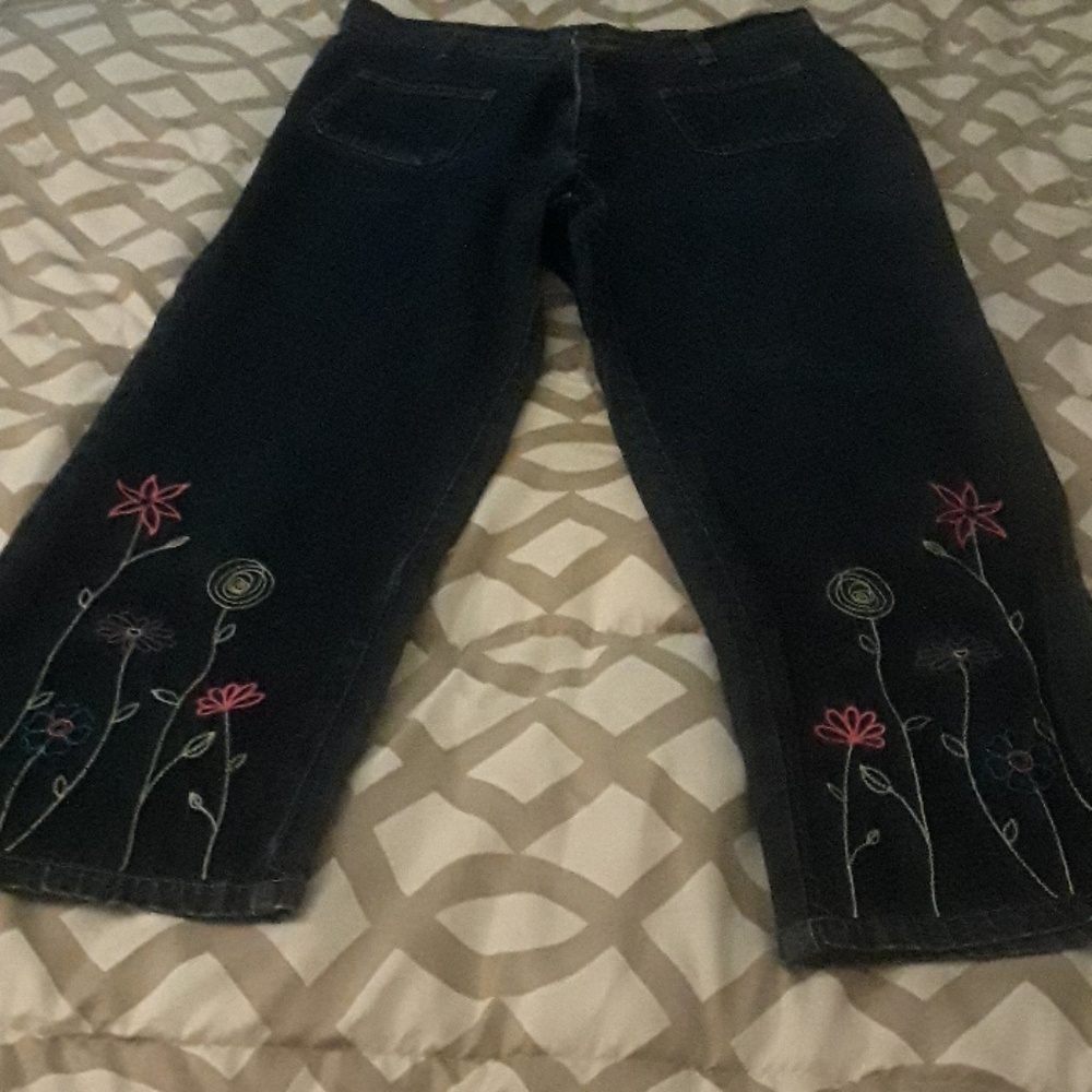 Dark Embroidered Cropped Jeans Size 10